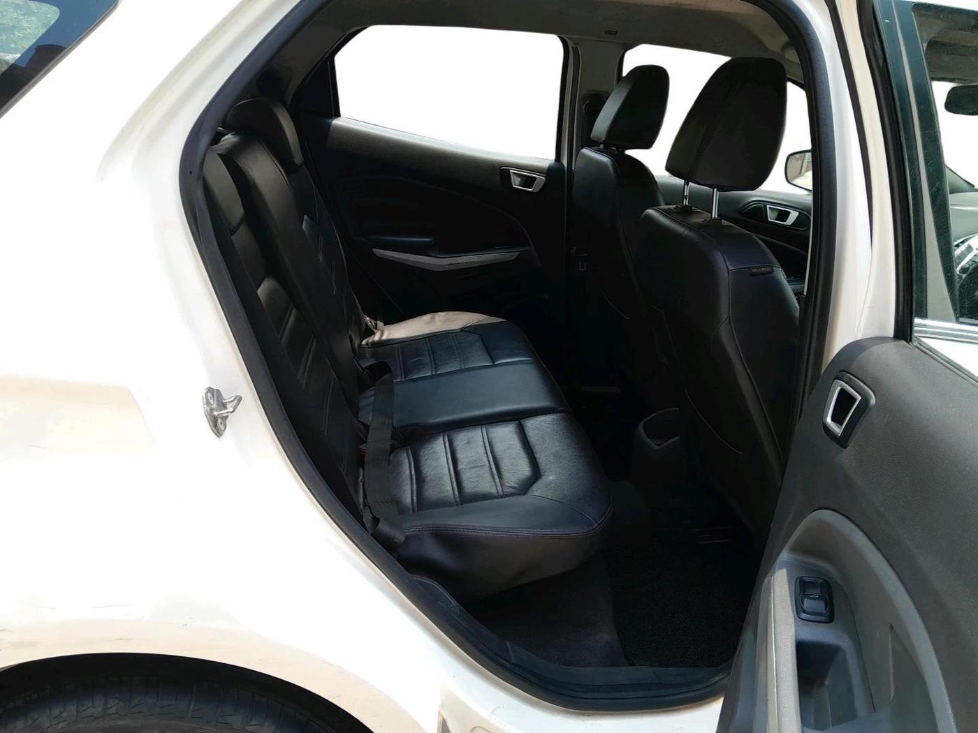 2015 Ford Ecosport TITANIUM+ 1.5L DIESEL, Diesel, Manual, 1,40,477 km, interior