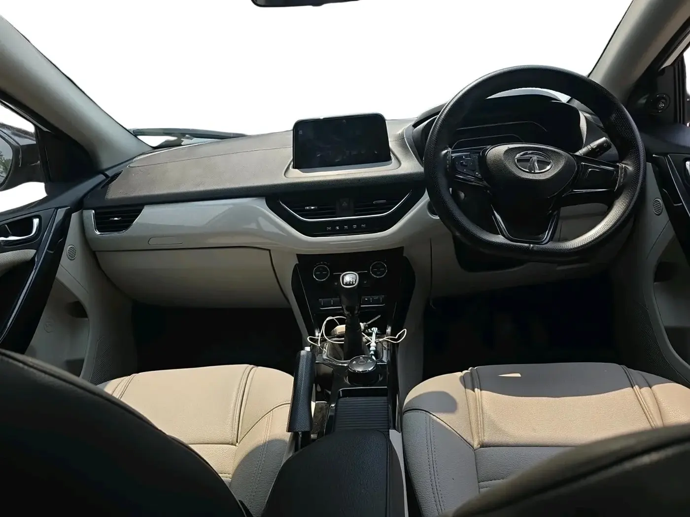 2023 Tata NEXON XZ PLUS PETROL, Petrol, Manual, 29,662 km, interior