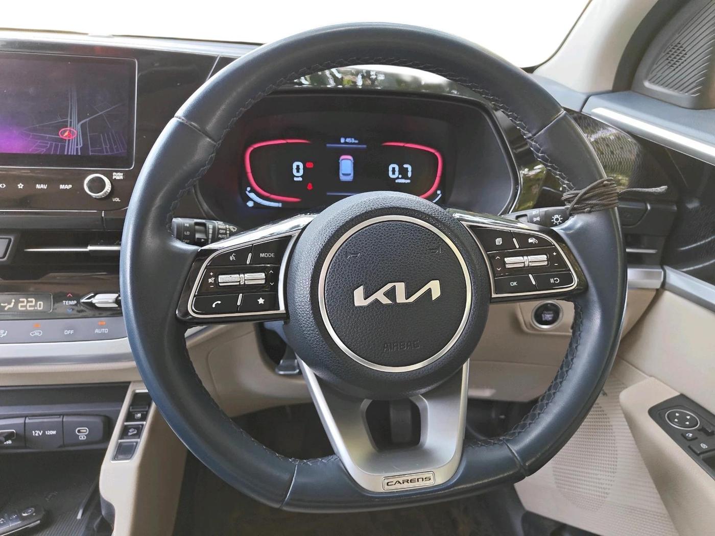 2022 KIA CARENS LUXURY PLUS 1.4 PETROL 7 STR, Petrol, Manual, 32,171 km, interior