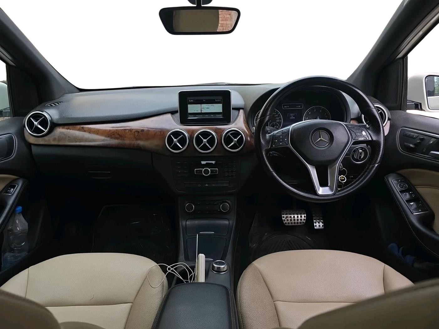 2013 Mercedes Benz B Class 180 Style Petrol, Petrol, Automatic, 1,20,956 km, interior