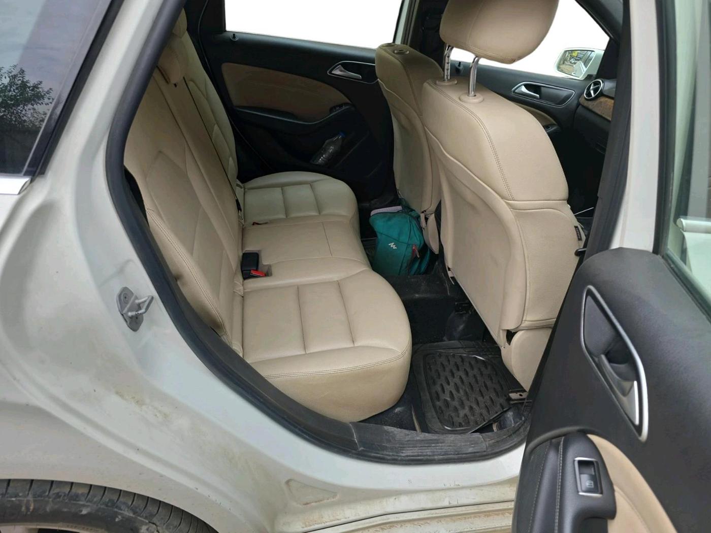 2013 Mercedes Benz B Class 180 Style Petrol, Petrol, Automatic, 1,20,956 km, interior