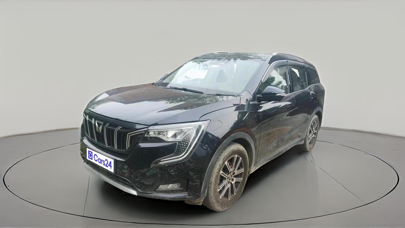 2022 Mahindra XUV700 AX 7 LUXURY D AT 7 STR, Diesel, Automatic, 1,04,513 km, exterior
