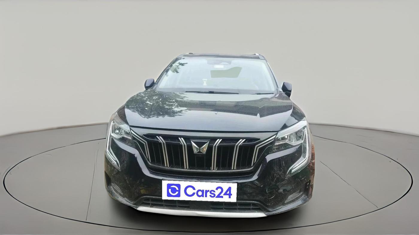 2022 Mahindra XUV700 AX 7 LUXURY D AT 7 STR, Diesel, Automatic, 1,04,513 km, exterior