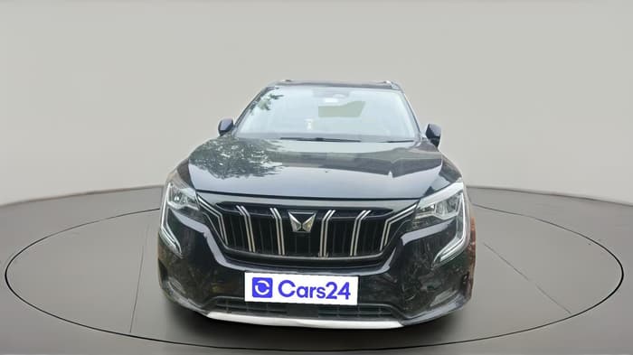 2022 Mahindra XUV700 AX 7 LUXURY D AT 7 STR, Diesel, Automatic, 1,04,513 km, exterior