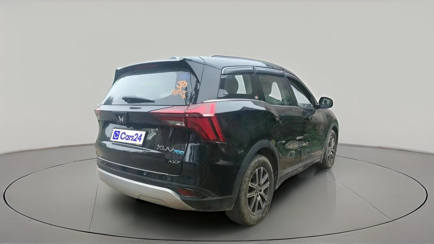 2022 Mahindra XUV700 AX 7 LUXURY D AT 7 STR, Diesel, Automatic, 1,04,513 km, exterior