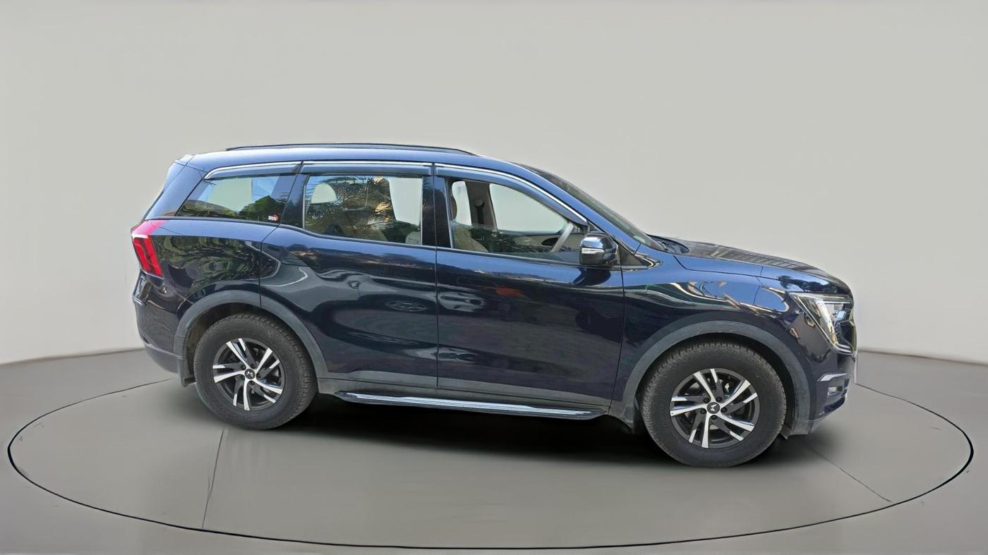 2022 Mahindra XUV700 AX 5 P MT 7 STR, Petrol, Manual, 70,432 km, exterior