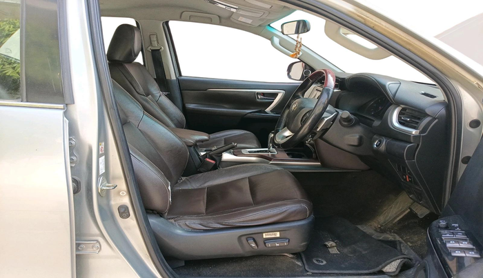 2017 Toyota Fortuner 2.8 4X2 AT, Diesel, Automatic, 2,66,086 km, interior