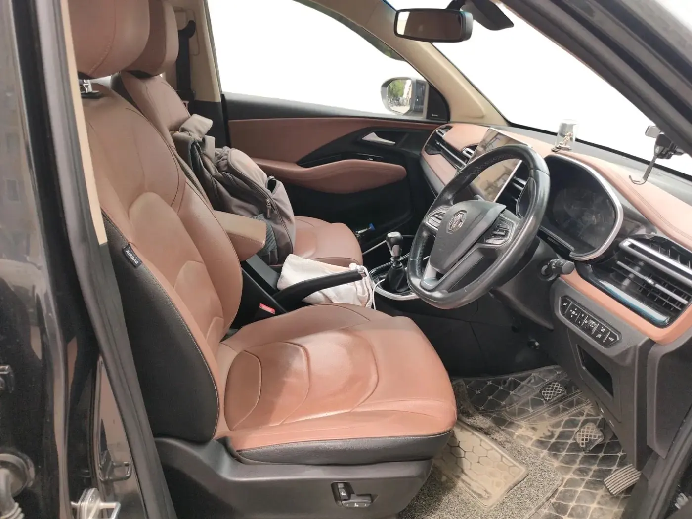2023 MG HECTOR PLUS SHARP PRO 2.0 TURBO DIESEL 6 STR, Diesel, Manual, 1,27,381 km, interior
