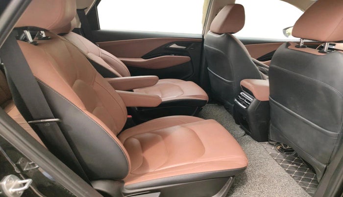 2023 MG HECTOR PLUS SHARP PRO 2.0 TURBO DIESEL 6 STR, Diesel, Manual, 1,27,381 km, interior