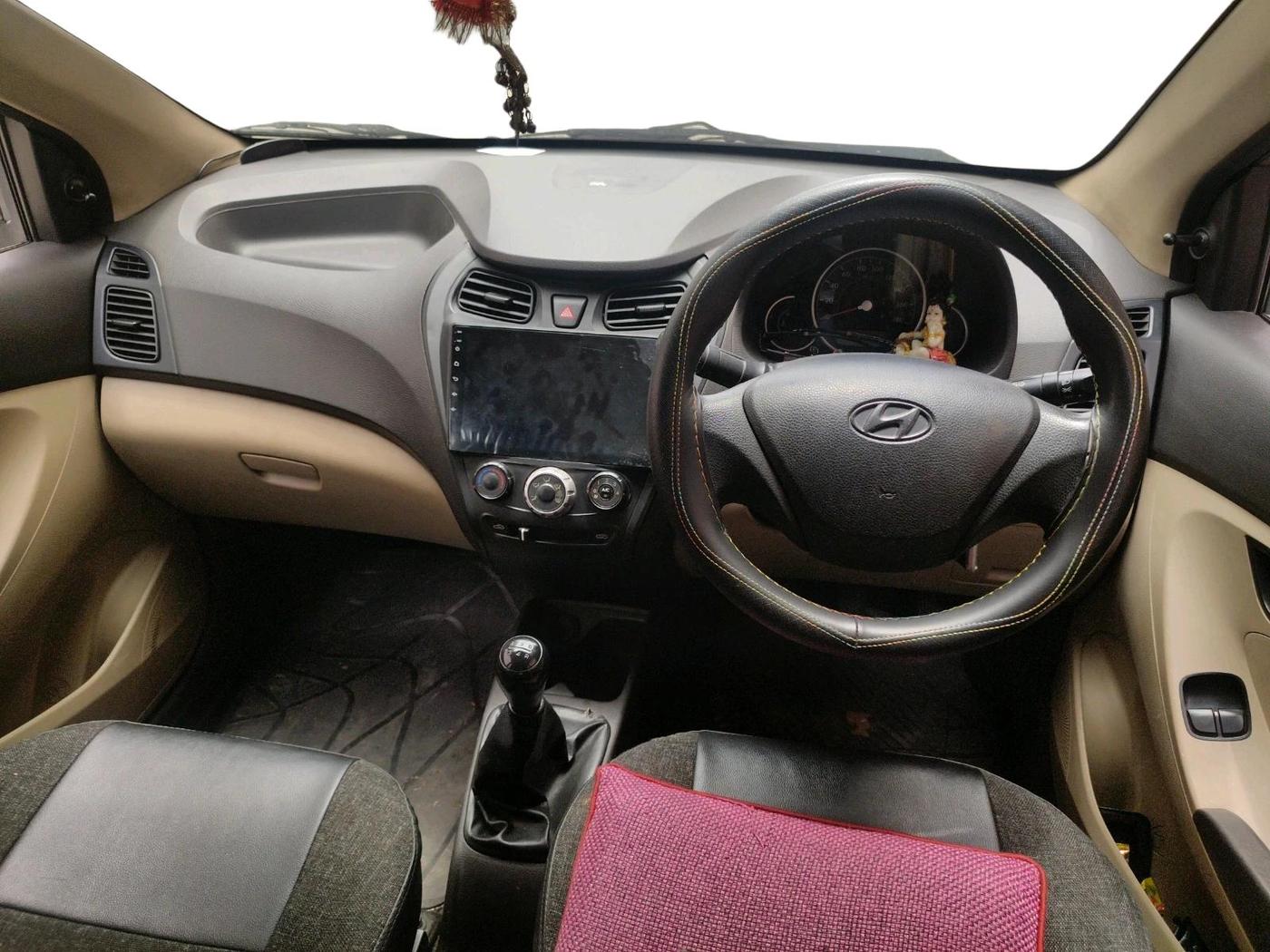 2013 Hyundai Eon MAGNA +, Petrol, Manual, 99,474 km, interior