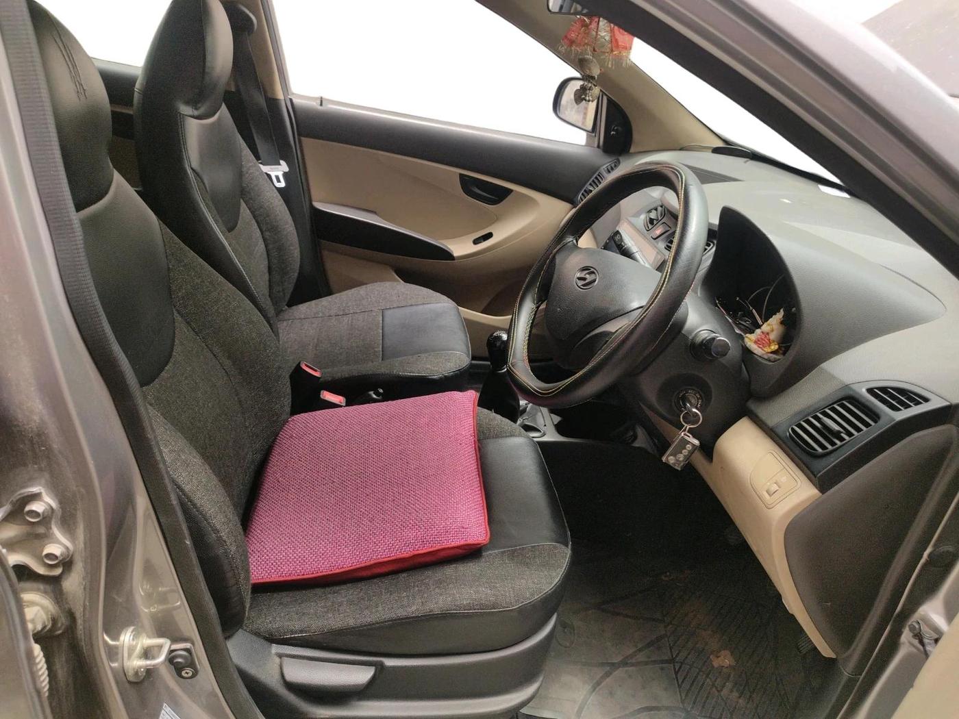 2013 Hyundai Eon MAGNA +, Petrol, Manual, 99,474 km, interior