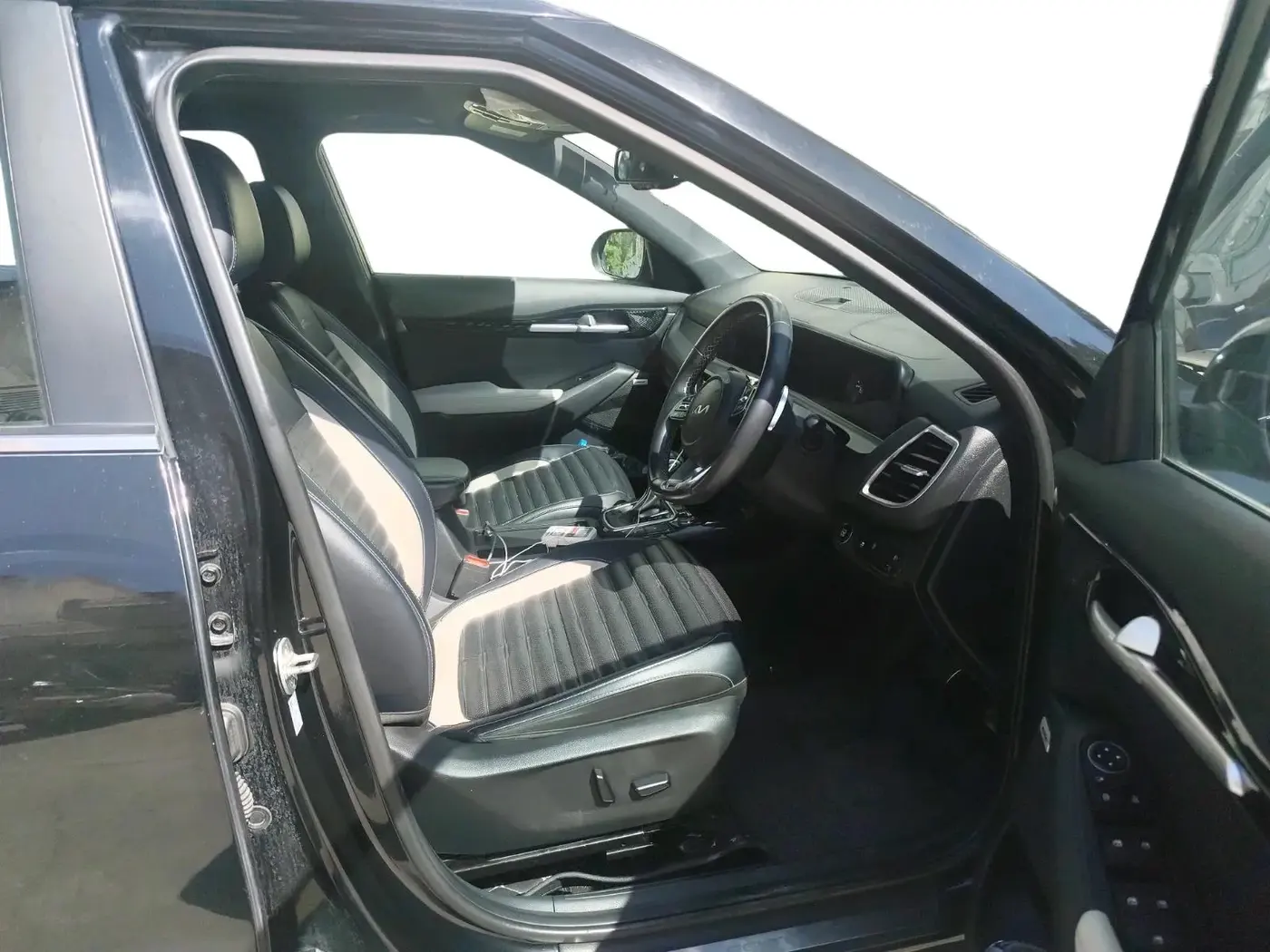 2023 KIA SELTOS  GTX PLUS 1.5 DIESEL AT, Diesel, Automatic, 31,815 km, interior