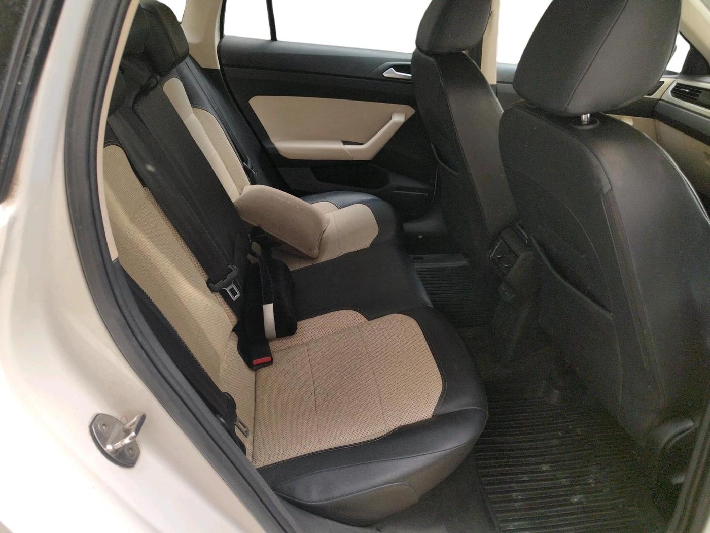 2023 Volkswagen VIRTUS TOPLINE TSI 1.0 AT, Petrol, Automatic, 73,551 km, interior