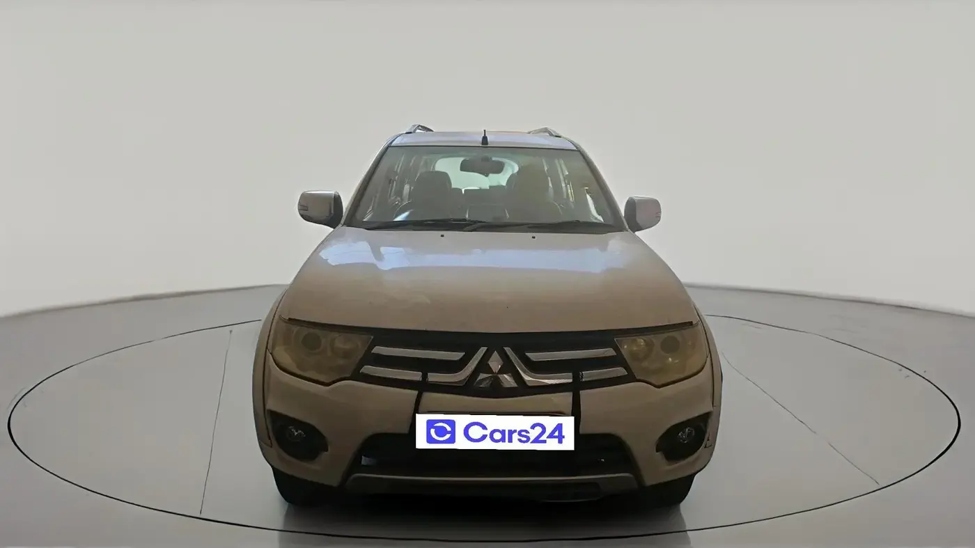 2015 Mitsubishi Pajero Sport 2.5 AT 4X2, Diesel, Automatic, 1,93,369 km, exterior