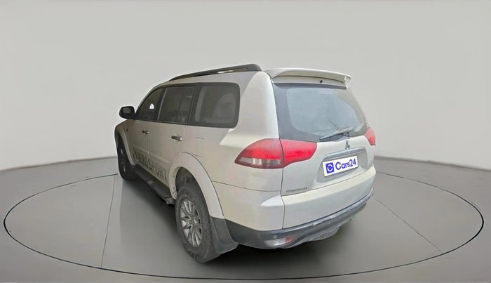 2015 Mitsubishi Pajero Sport 2.5 AT 4X2, Diesel, Automatic, 1,93,369 km, exterior