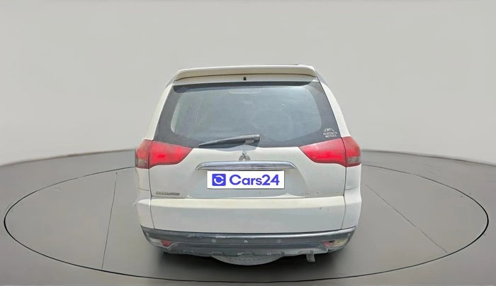 2015 Mitsubishi Pajero Sport 2.5 AT 4X2, Diesel, Automatic, 1,93,369 km, exterior