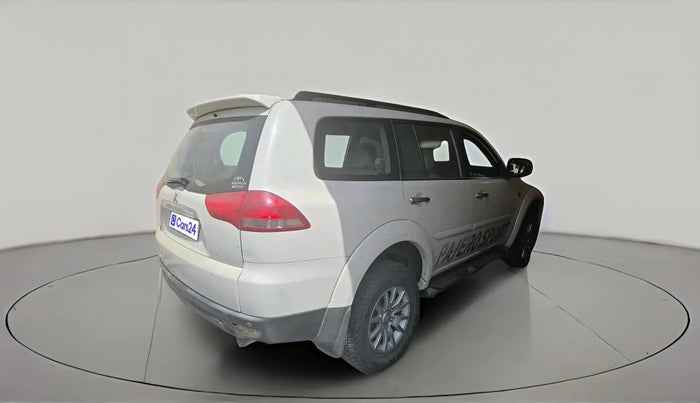 2015 Mitsubishi Pajero Sport 2.5 AT 4X2, Diesel, Automatic, 1,93,369 km, exterior