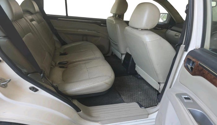 2015 Mitsubishi Pajero Sport 2.5 AT 4X2, Diesel, Automatic, 1,93,369 km, interior