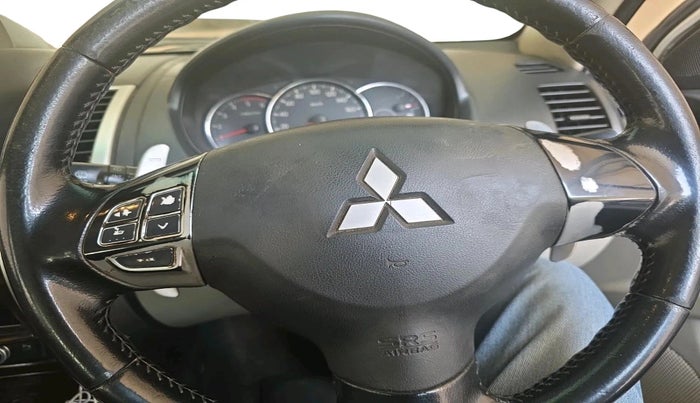 2015 Mitsubishi Pajero Sport 2.5 AT 4X2, Diesel, Automatic, 1,93,369 km, interior