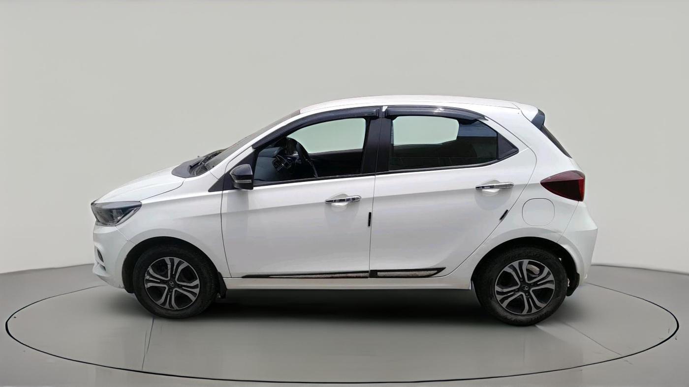 2023 Tata Tiago XTA PETROL, Petrol, Automatic, 15,759 km, exterior