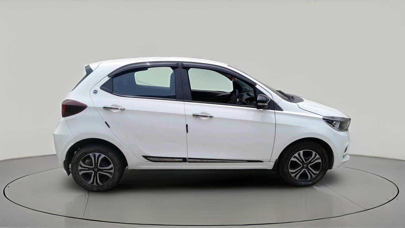 2023 Tata Tiago XTA PETROL, Petrol, Automatic, 15,759 km, exterior