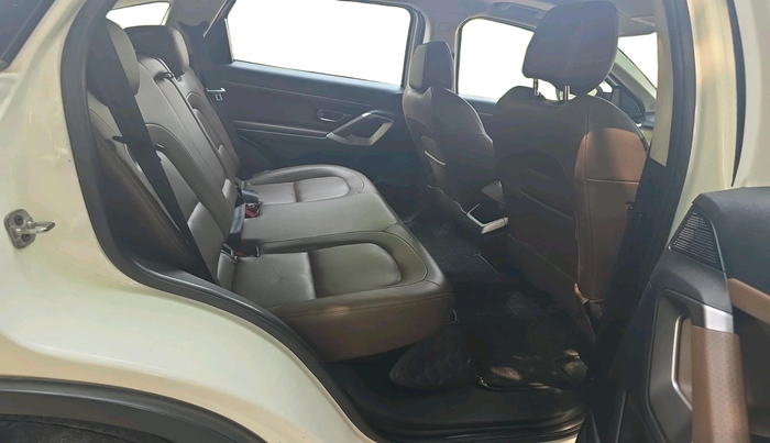 2020 Tata Harrier XZA PLUS 2.0L, Diesel, Automatic, 1,39,852 km, interior