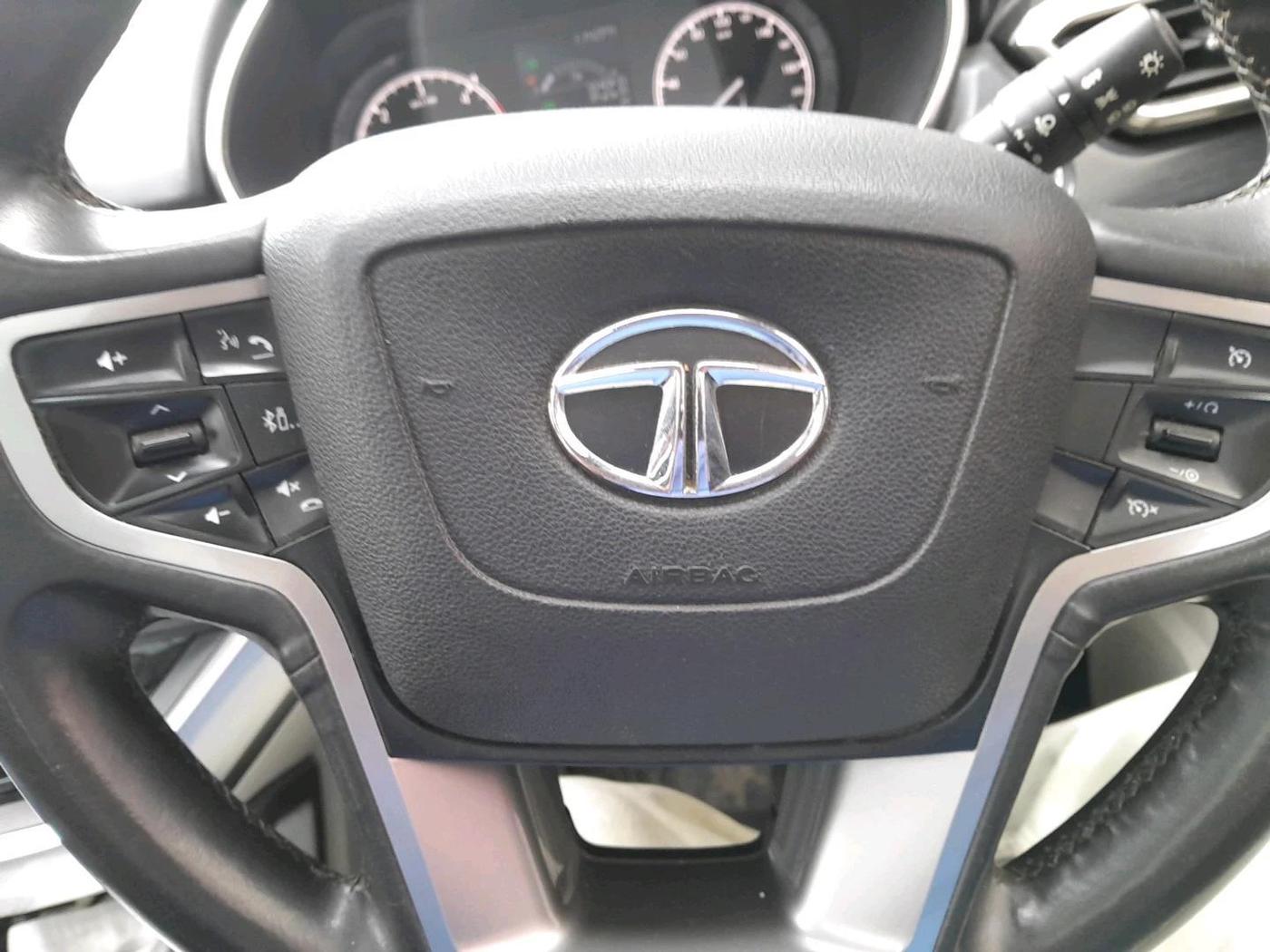 2021 Tata Safari XT PLUS, Diesel, Manual, 1,31,271 km, interior