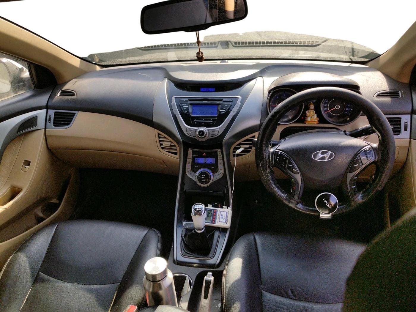 2014 Hyundai New Elantra 1.6 SX MT DIESEL, Diesel, Manual, 1,12,595 km, interior