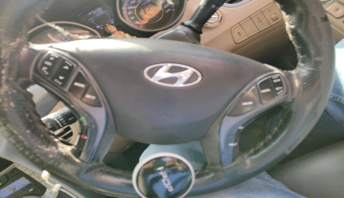 2014 Hyundai New Elantra 1.6 SX MT DIESEL, Diesel, Manual, 1,12,595 km, interior