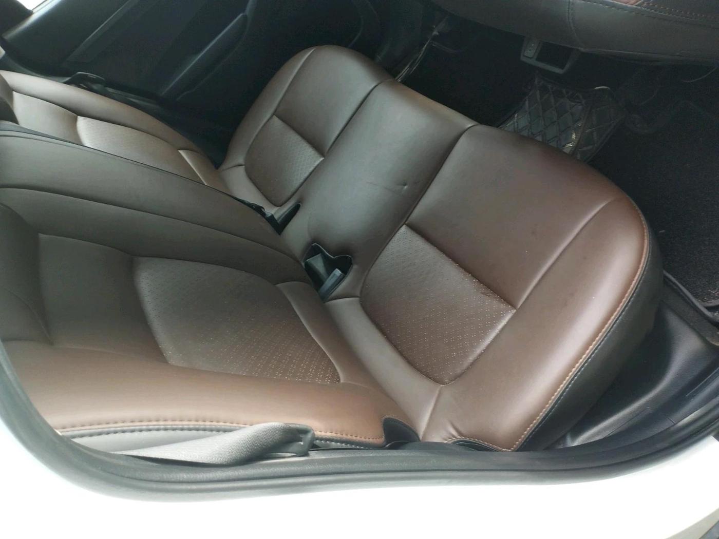 2023 KIA SELTOS  HTE 1.5 PETROL MT, Petrol, Manual, 33,409 km, interior