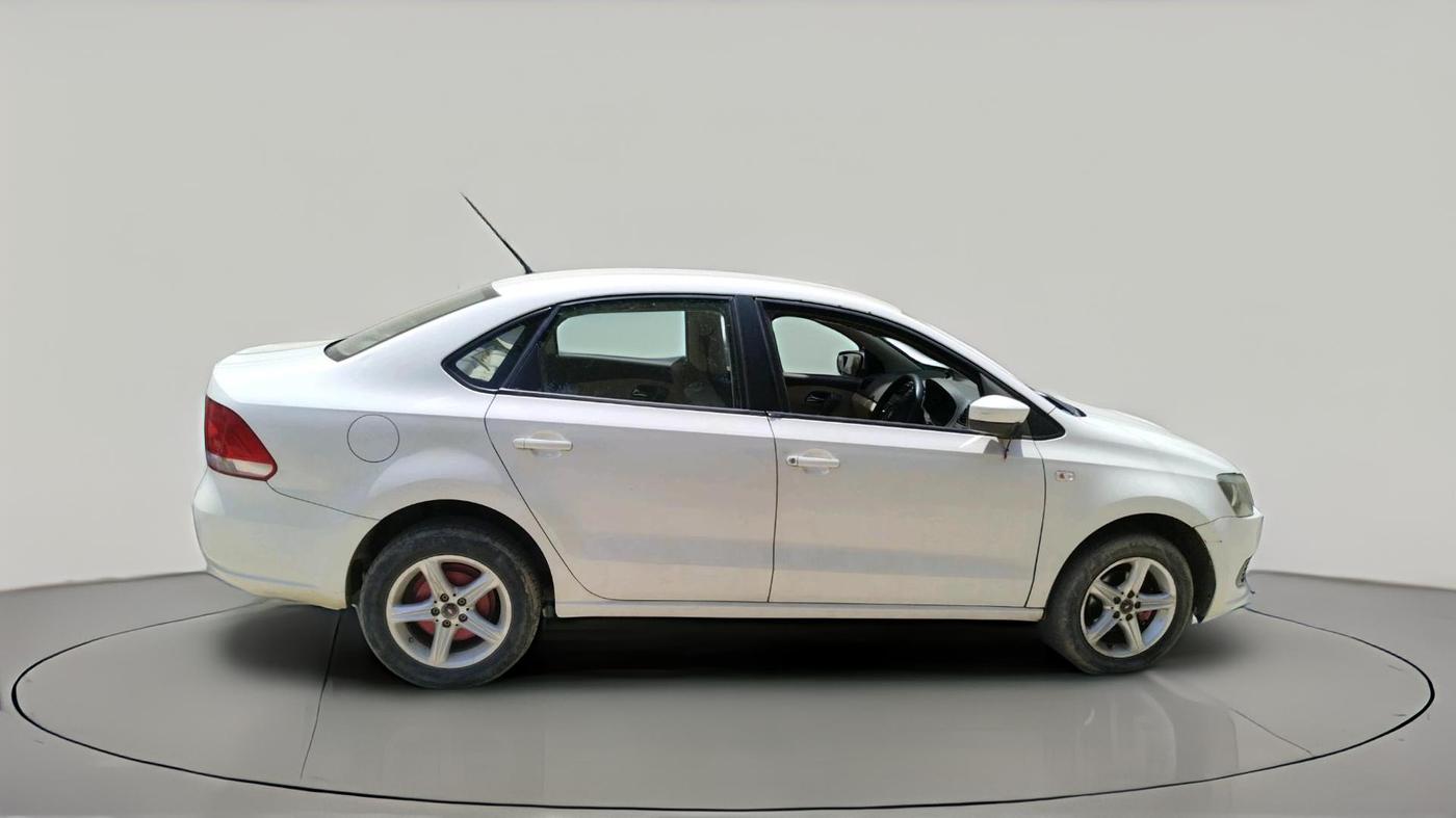 2011 Volkswagen Vento TRENDLINE DIESEL 1.6, Diesel, Manual, 1,17,673 km, exterior
