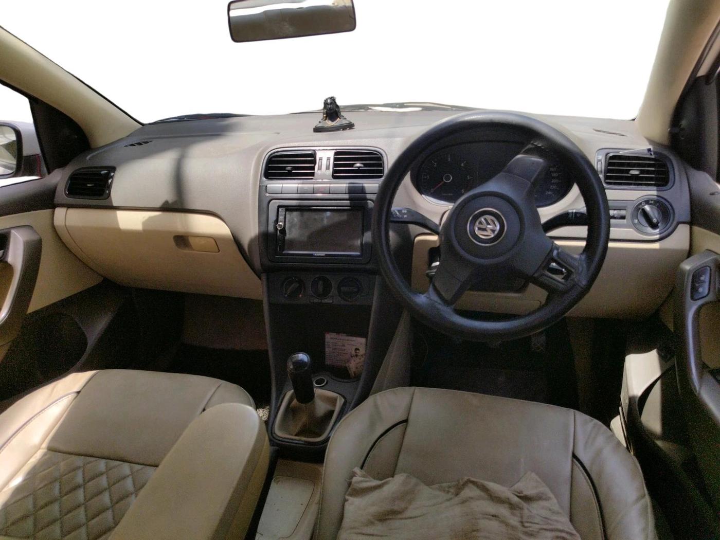 2011 Volkswagen Vento TRENDLINE DIESEL 1.6, Diesel, Manual, 1,17,673 km, interior