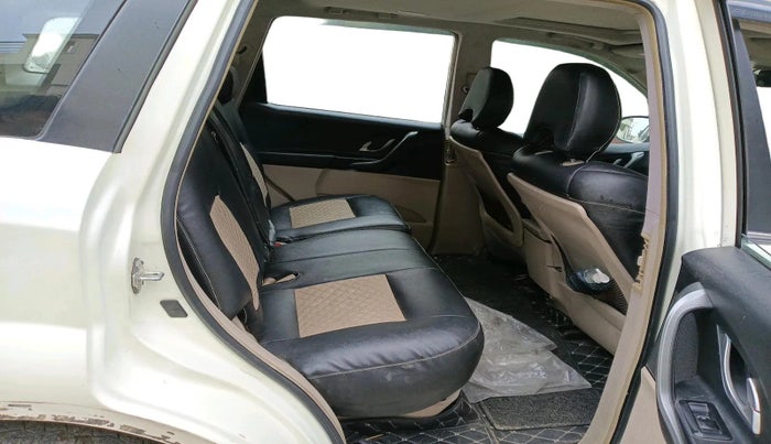 2016 Mahindra XUV500 W10 AT, Diesel, Automatic, 1,58,916 km, interior