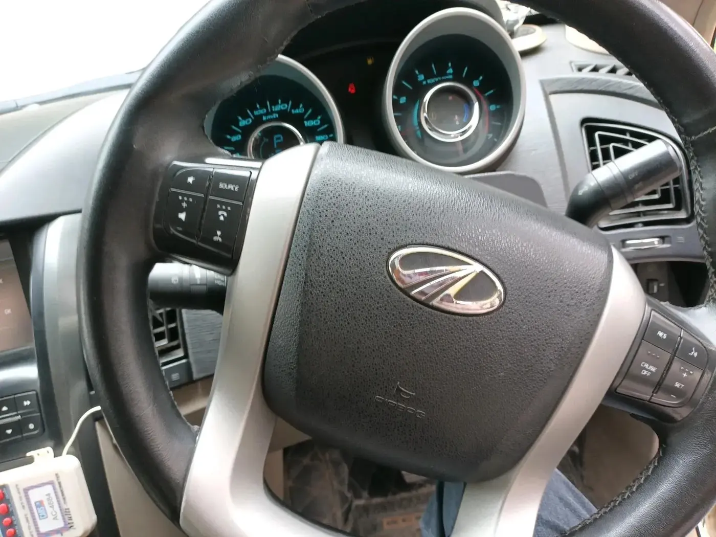 2016 Mahindra XUV500 W10 AT, Diesel, Automatic, 1,59,200 km, interior