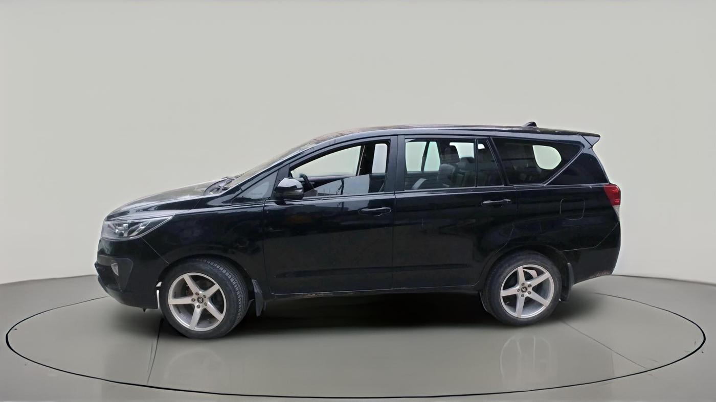 2022 Toyota Innova Crysta 2.4 G 8 STR, Diesel, Manual, 37,482 km, exterior