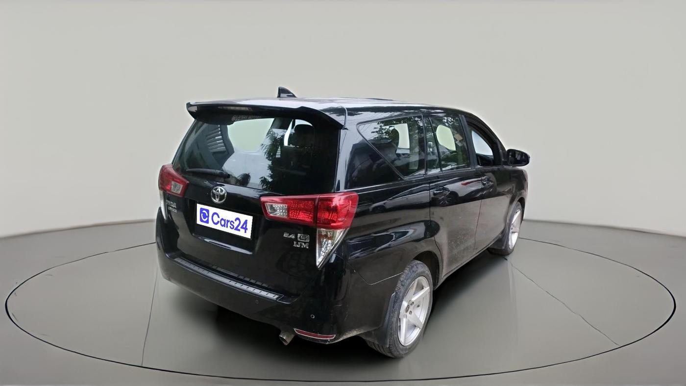2022 Toyota Innova Crysta 2.4 G 8 STR, Diesel, Manual, 37,482 km, exterior