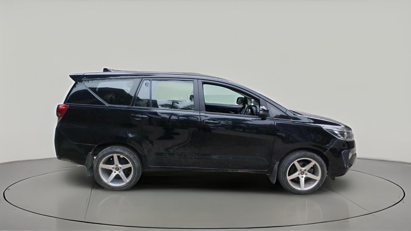 2022 Toyota Innova Crysta 2.4 G 8 STR, Diesel, Manual, 37,482 km, exterior