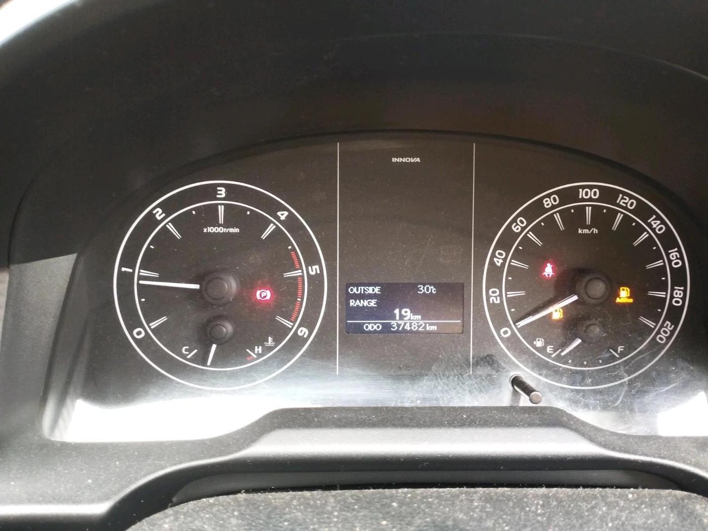 2022 Toyota Innova Crysta 2.4 G 8 STR, Diesel, Manual, 37,482 km, interior