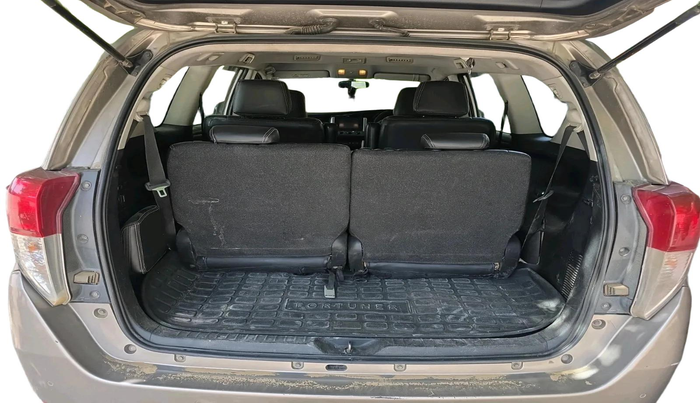2020 Toyota Innova Crysta 2.4 GX 7 STR, Diesel, Manual, 2,67,086 km, exterior