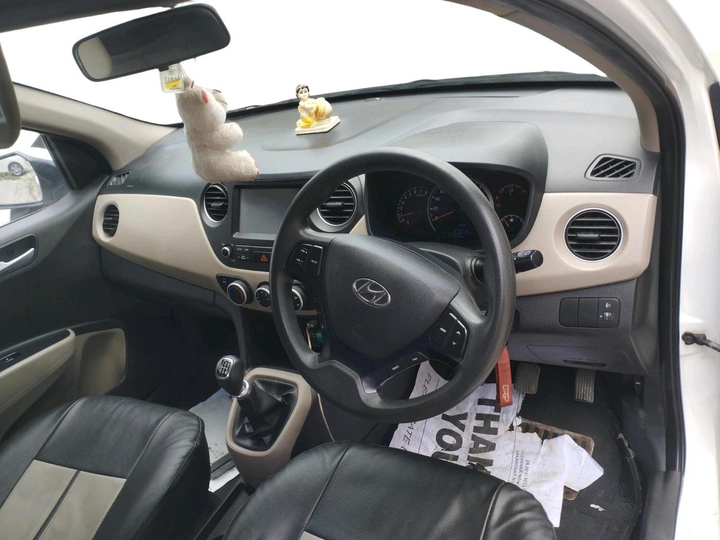 2018 Hyundai Grand i10 SPORTZ 1.2 KAPPA VTVT, Petrol, Manual, 31,552 km, interior