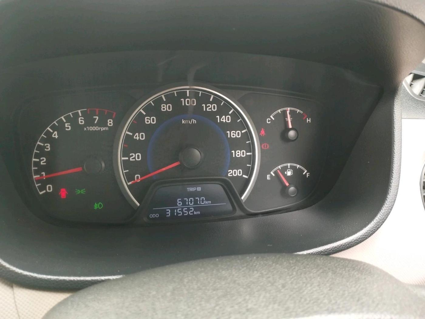 2018 Hyundai Grand i10 SPORTZ 1.2 KAPPA VTVT, Petrol, Manual, 31,552 km, interior