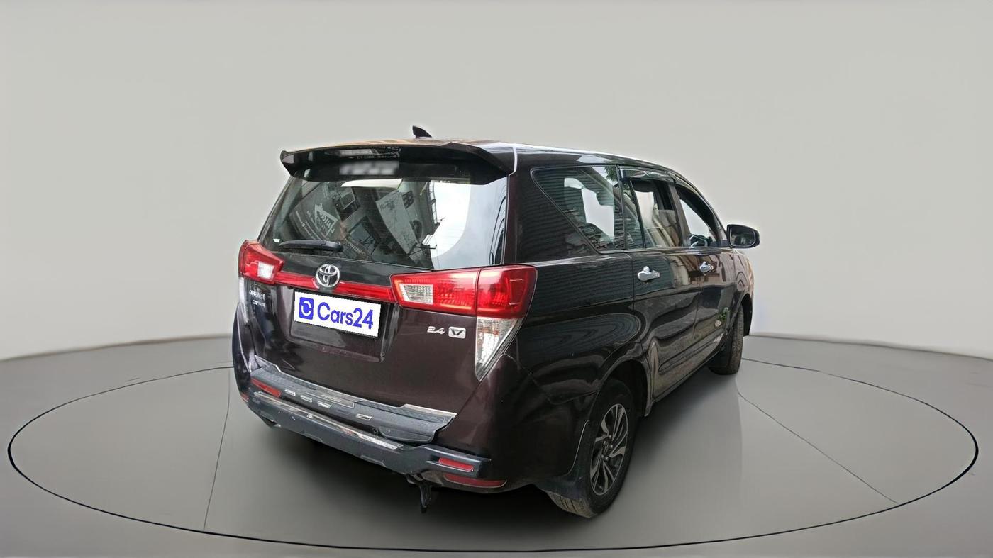 2017 Toyota Innova Crysta 2.4 VX 7 STR, Diesel, Manual, 88,545 km, exterior