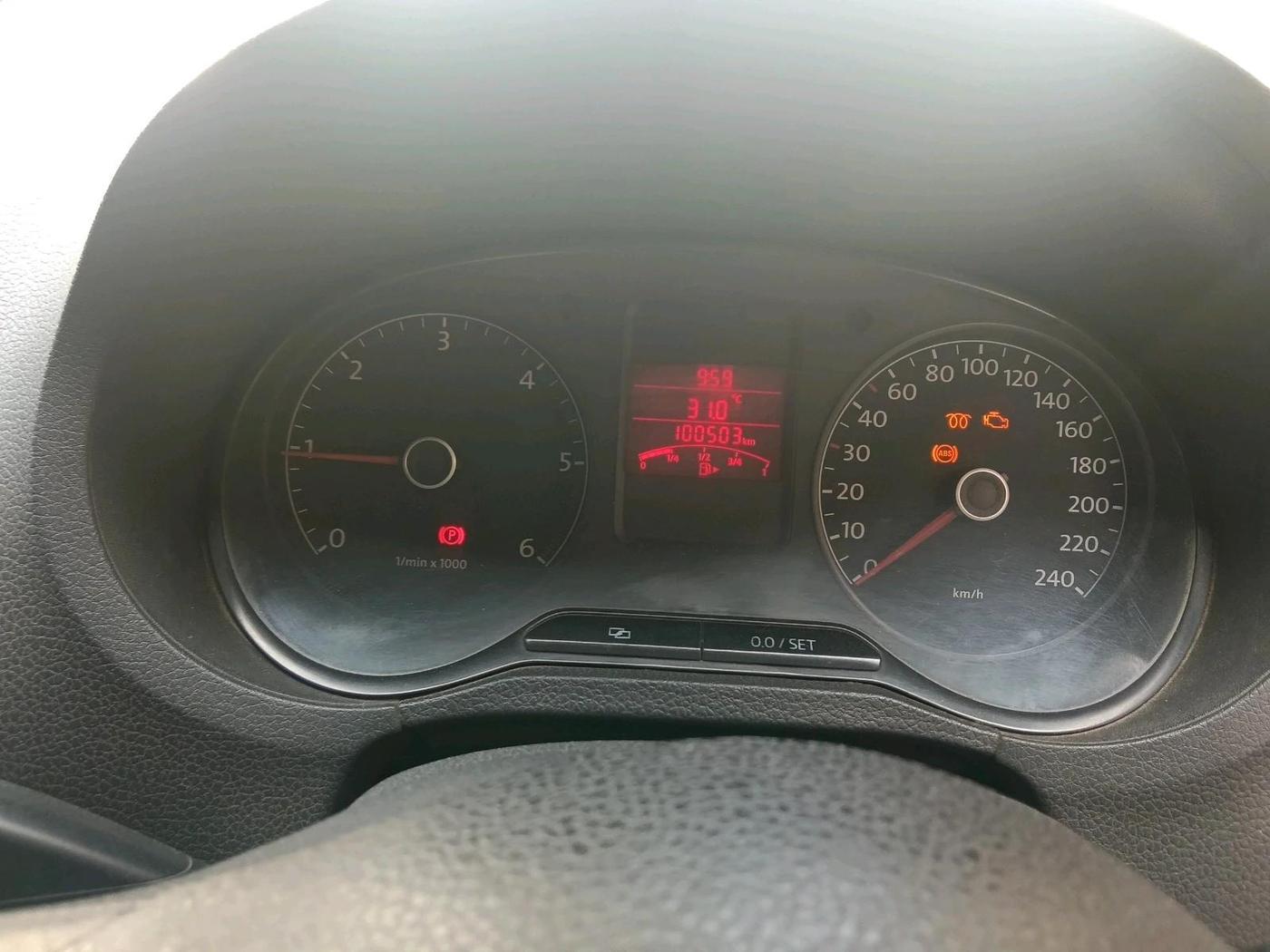 2011 Volkswagen Polo HIGHLINE DIESEL, Diesel, Manual, 1,00,503 km, interior