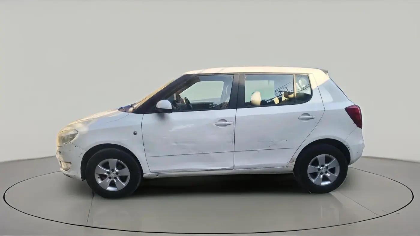 2011 Skoda Fabia ELEGANCE 1.2 TDI, Diesel, Manual, 1,05,000 km, exterior