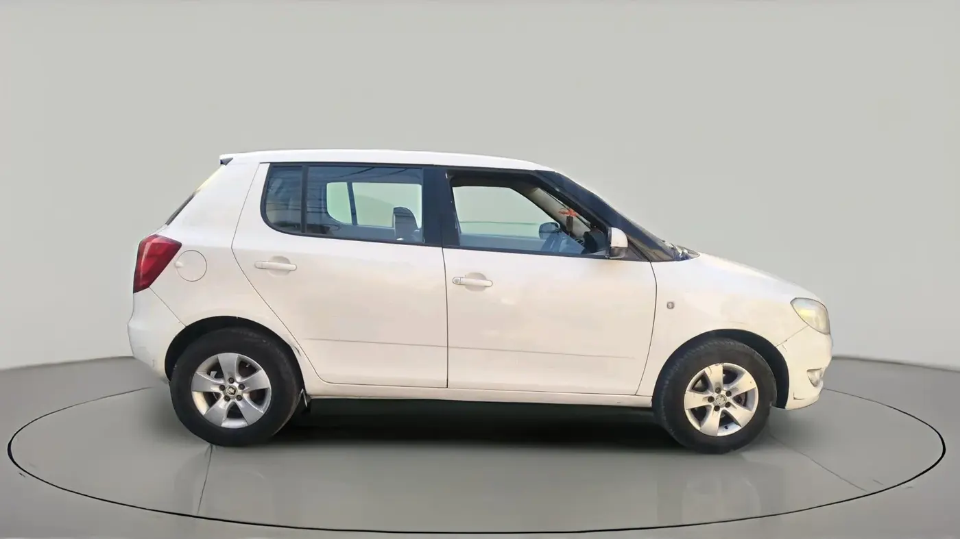 2011 Skoda Fabia ELEGANCE 1.2 TDI, Diesel, Manual, 1,05,000 km, exterior