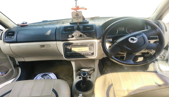 2011 Skoda Fabia ELEGANCE 1.2 TDI, Diesel, Manual, 1,00,093 km, interior