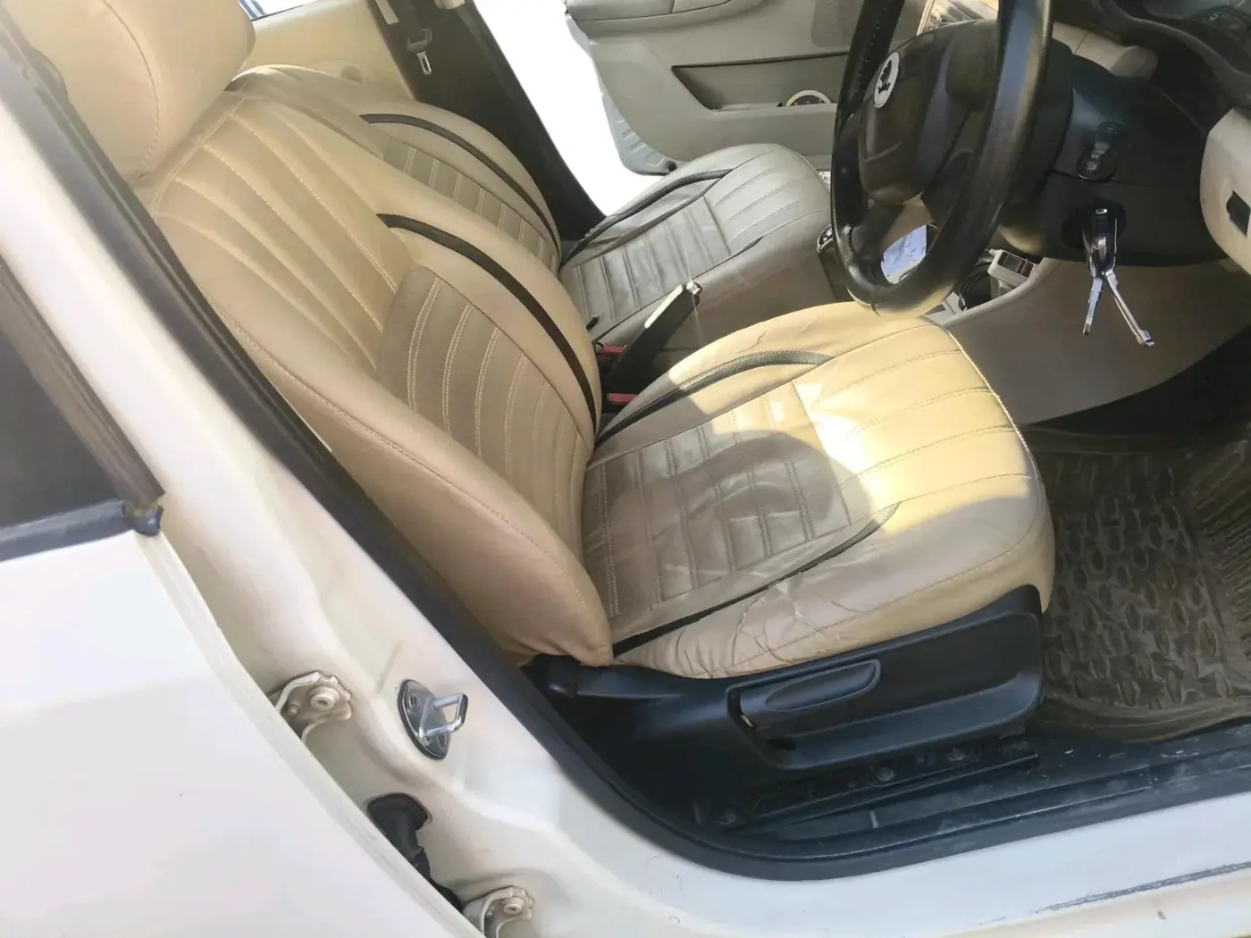 2011 Skoda Fabia ELEGANCE 1.2 TDI, Diesel, Manual, 1,05,000 km, interior