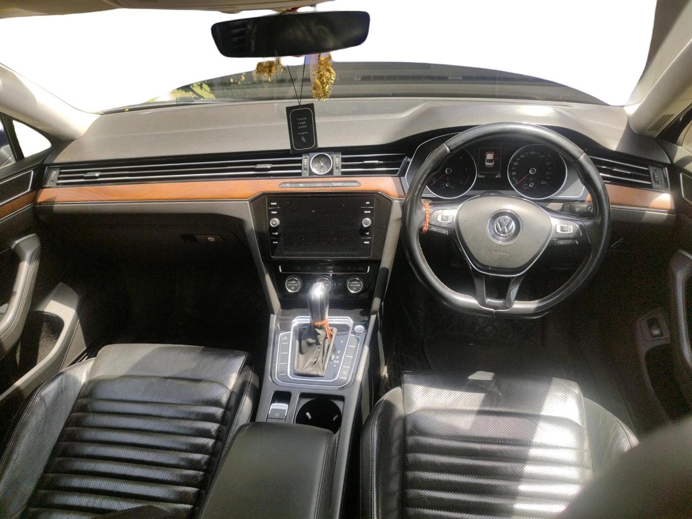 2018 Volkswagen Passat HIGHLINE DSG, Diesel, Automatic, 95,892 km, interior