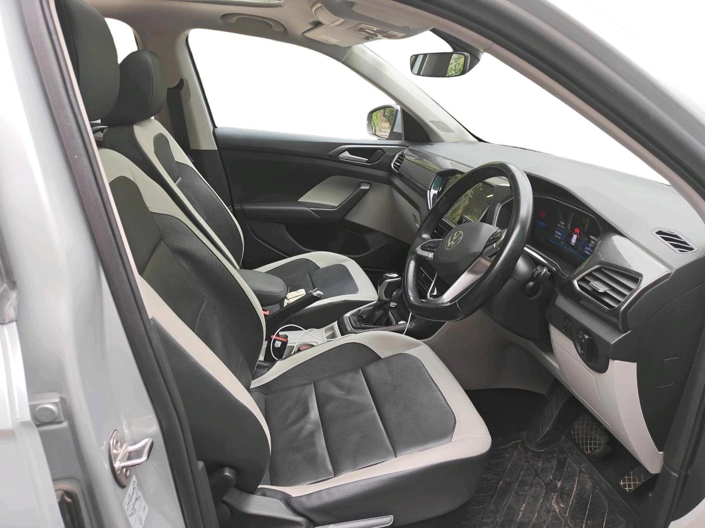 2023 Volkswagen TAIGUN TOPLINE 1.0 TSI AT, Petrol, Automatic, 19,850 km, interior