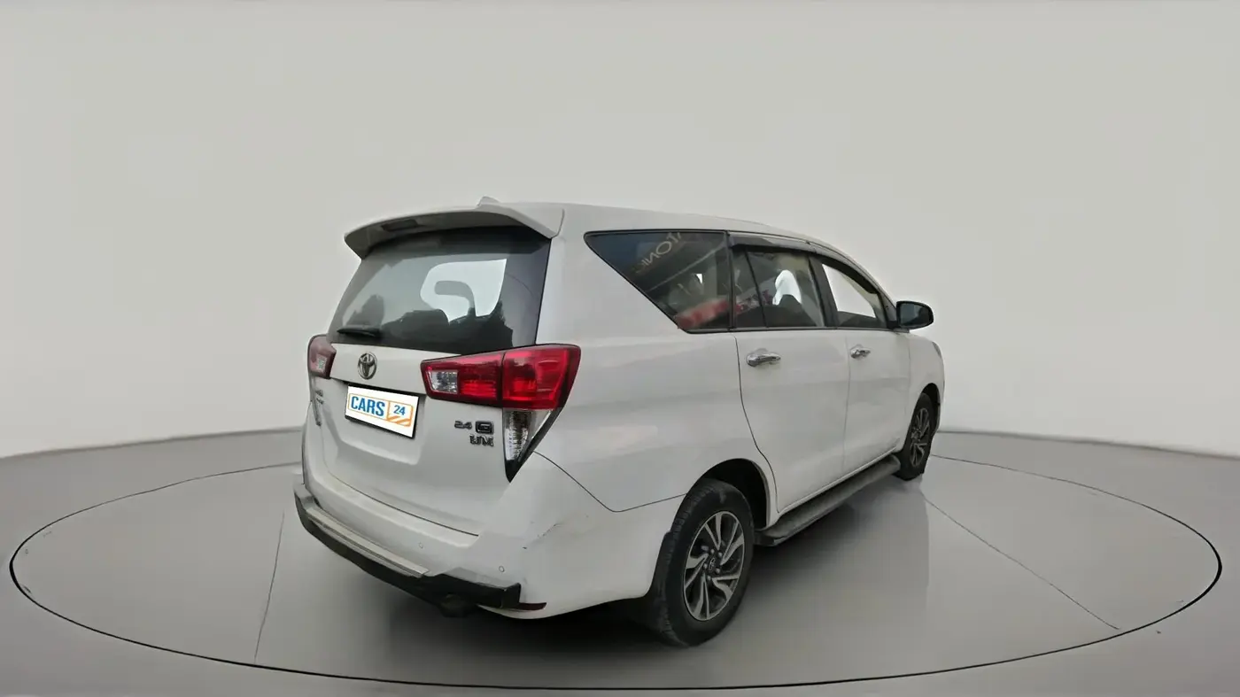 2022 Toyota Innova Crysta 2.4 G 7 STR, Diesel, Manual, 44,160 km, exterior